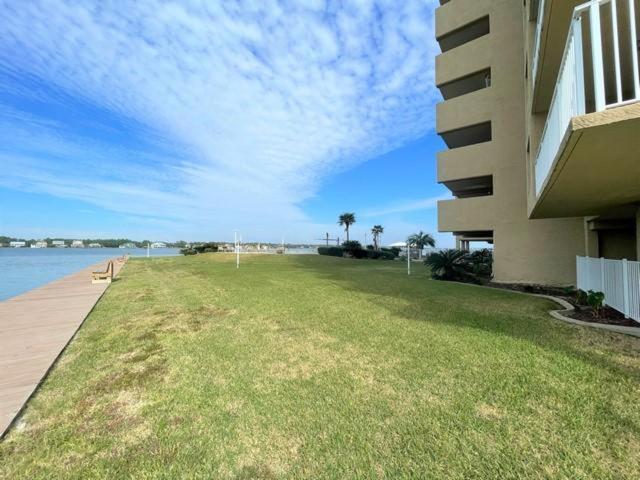 Compass Point 103 *